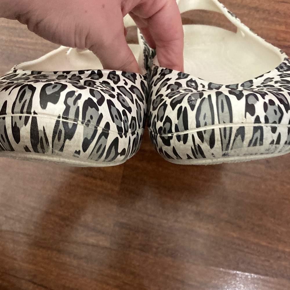 Crocs Leopard Print Women's Flats 10W - Picture 5 of 8
